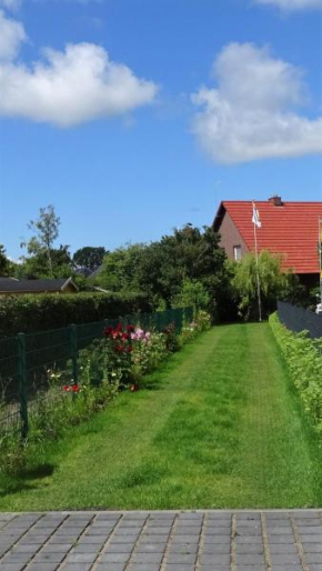 Ferienhaus im urigen Garten bzw Eulenhaus